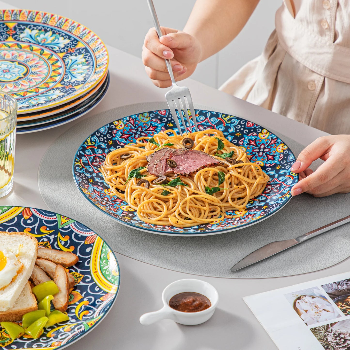 24 Piece Ceramic Dinnerware Set