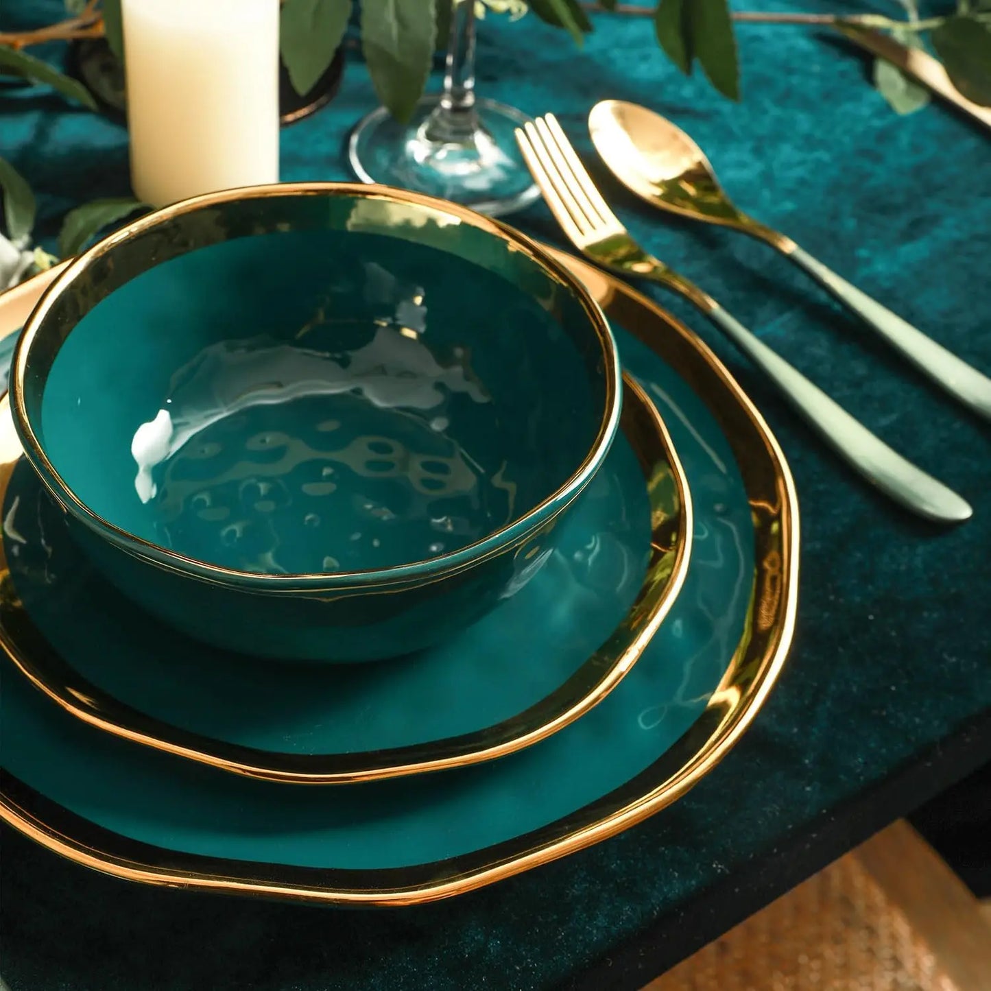Porcelain 16 Piece Dinnerware Set Service for 4 ,Green and Golden Rim